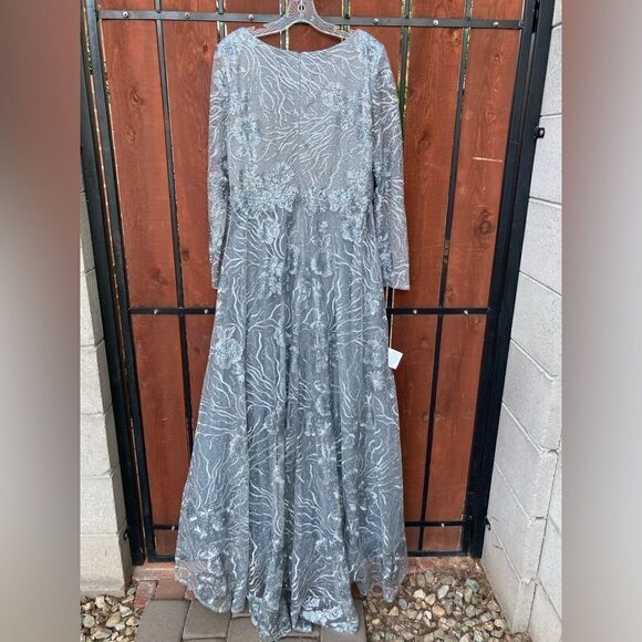 Mac Duggal Jewel Encrusted Long Sleeve Square Neck Gown 20285 NWT - Picture 3 of 9